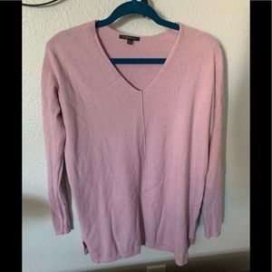 Mindy Maes sweater, lightweight stretchy material, lavender color